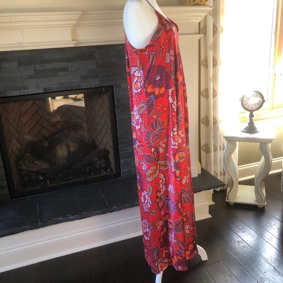 NWT Tahari Size Small Persimmon/ multi-color halter-back dress w/ pockets - Picture 5 of 11